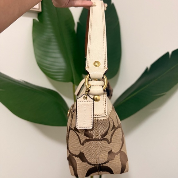 Vintage Coach Mini Handbag - Picture 3 of 5